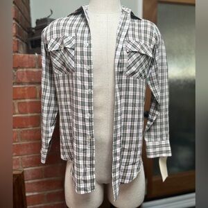Vintage collared long sleeve button up with flap pockets by Youngbloods